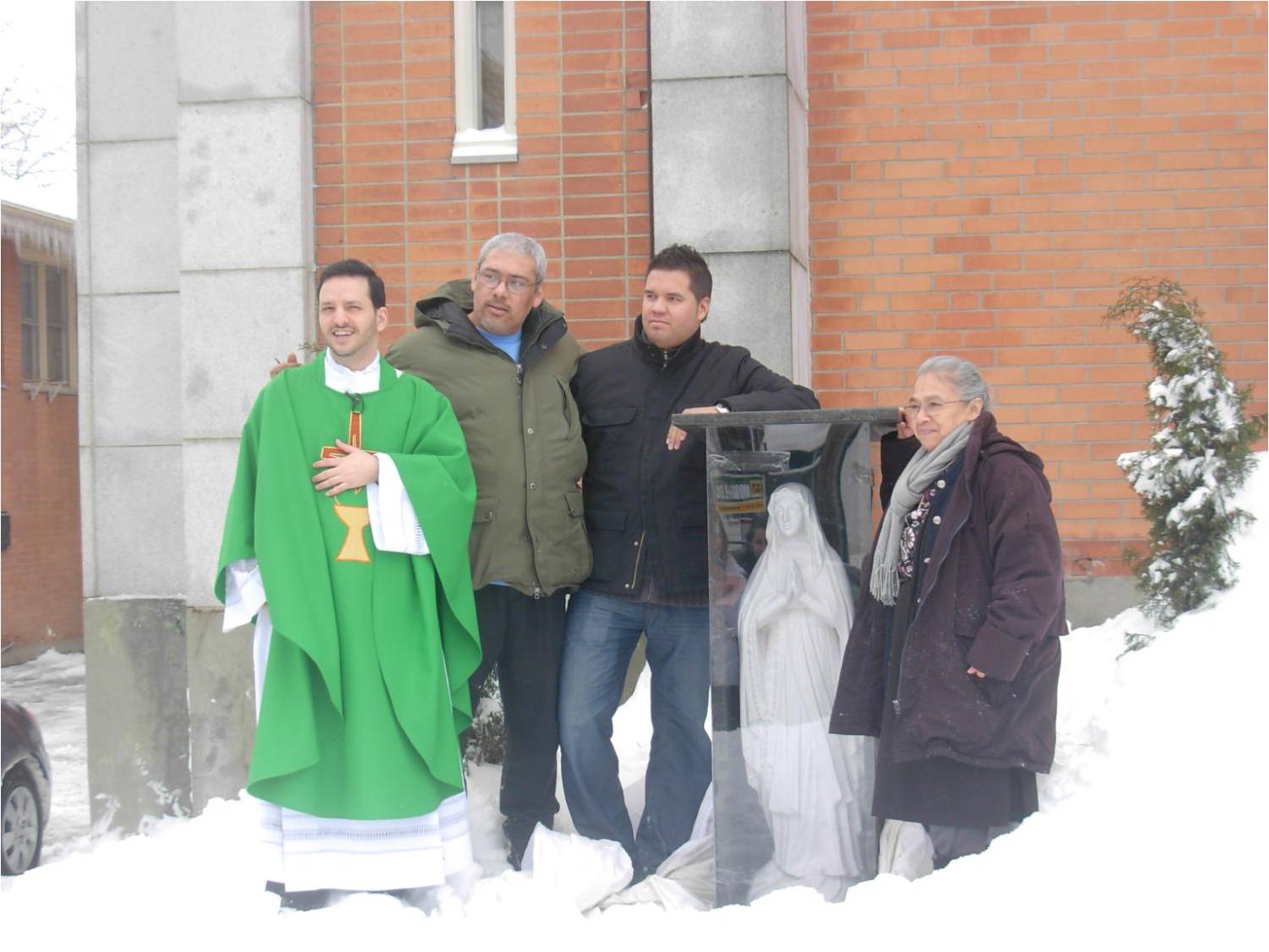 Consagracion de la Parroquia a la Virgen